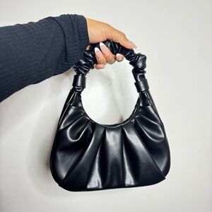 Beautiful black shoulder trend bag